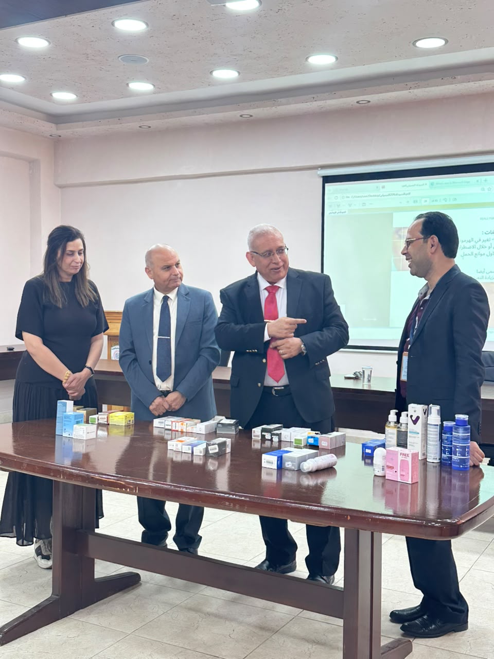 افتتاح دورة الصيدلة التجميلية