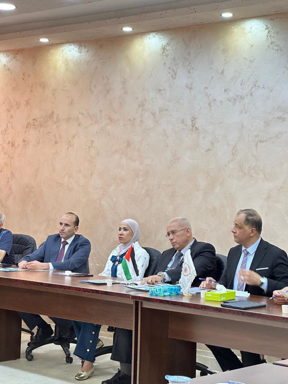 مناقشة مشاريع تخرج الطلبة و افتتاح معرض الفنون التطبيقية في الكلية الجامعية العربية للتكنولوجيا