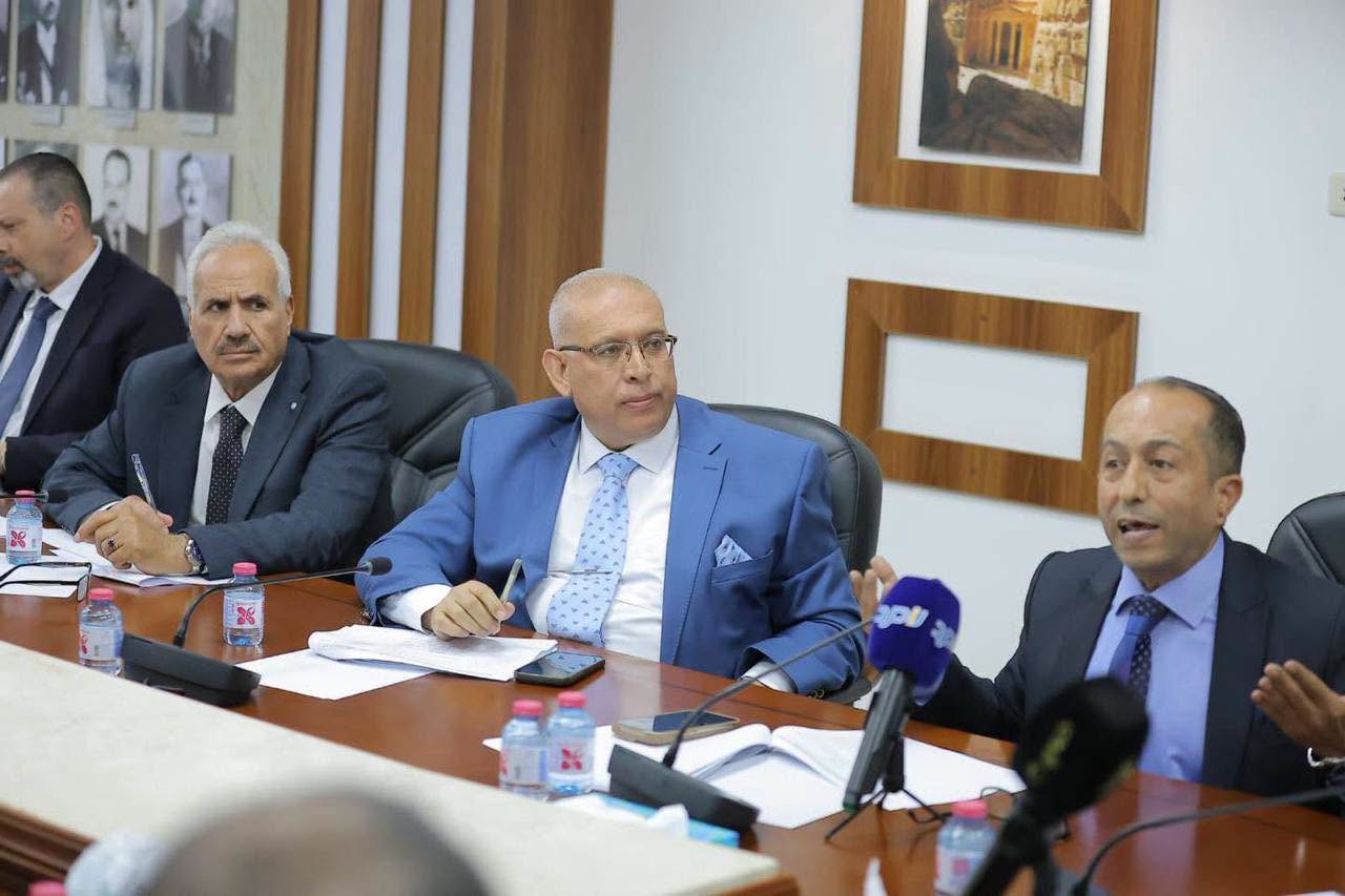 مشاركة عميد الكلية في إجتماع عمداء الكليات الجامعية الخاصة مع لجنة التربية النيابية في مجلس النواب