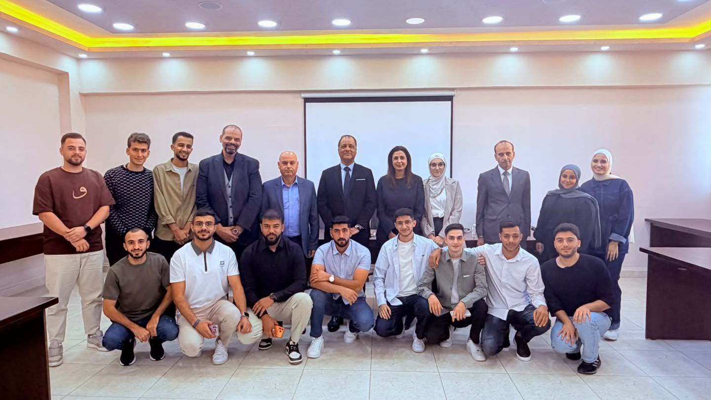 افتتاح دورة متقدمة في تصميم تكنولوجيا صناعة الأسنان الرقمية